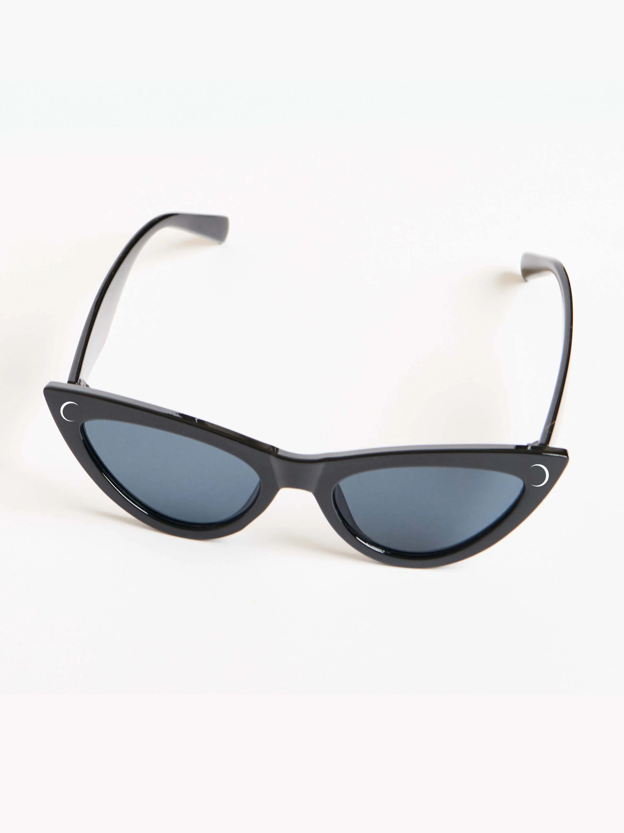 Black Cat Eye Sunglasses - Image 6