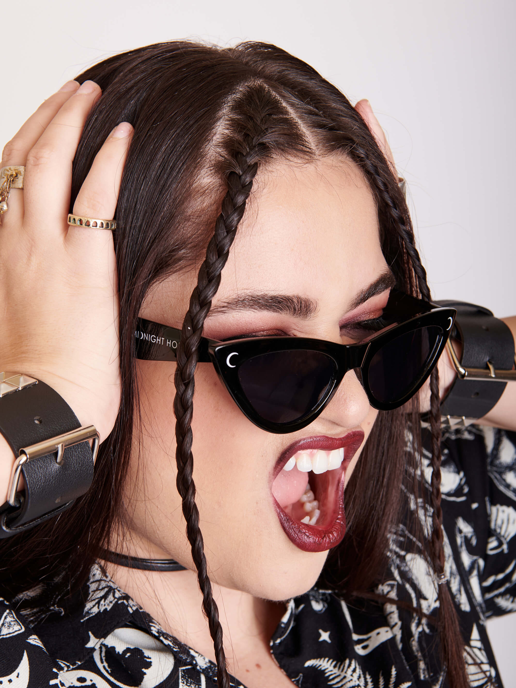 Black Cat Eye Sunglasses - Image 8